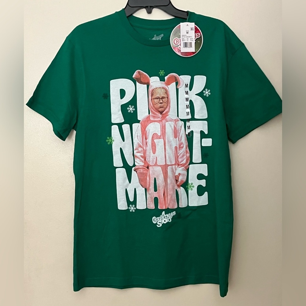 NWT A CHRISTMAS STORY Size M Ralphie Pink Nightmare Graphic Tee. Green/White/Pnk